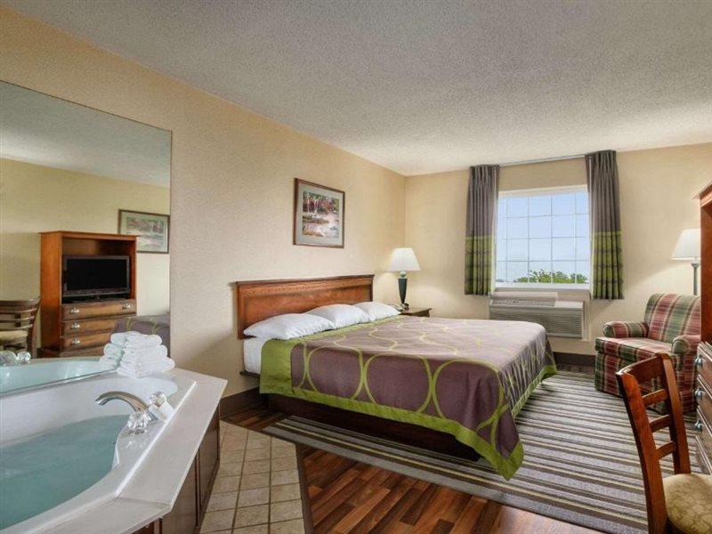 Super 8 By Wyndham Grayville Luaran gambar