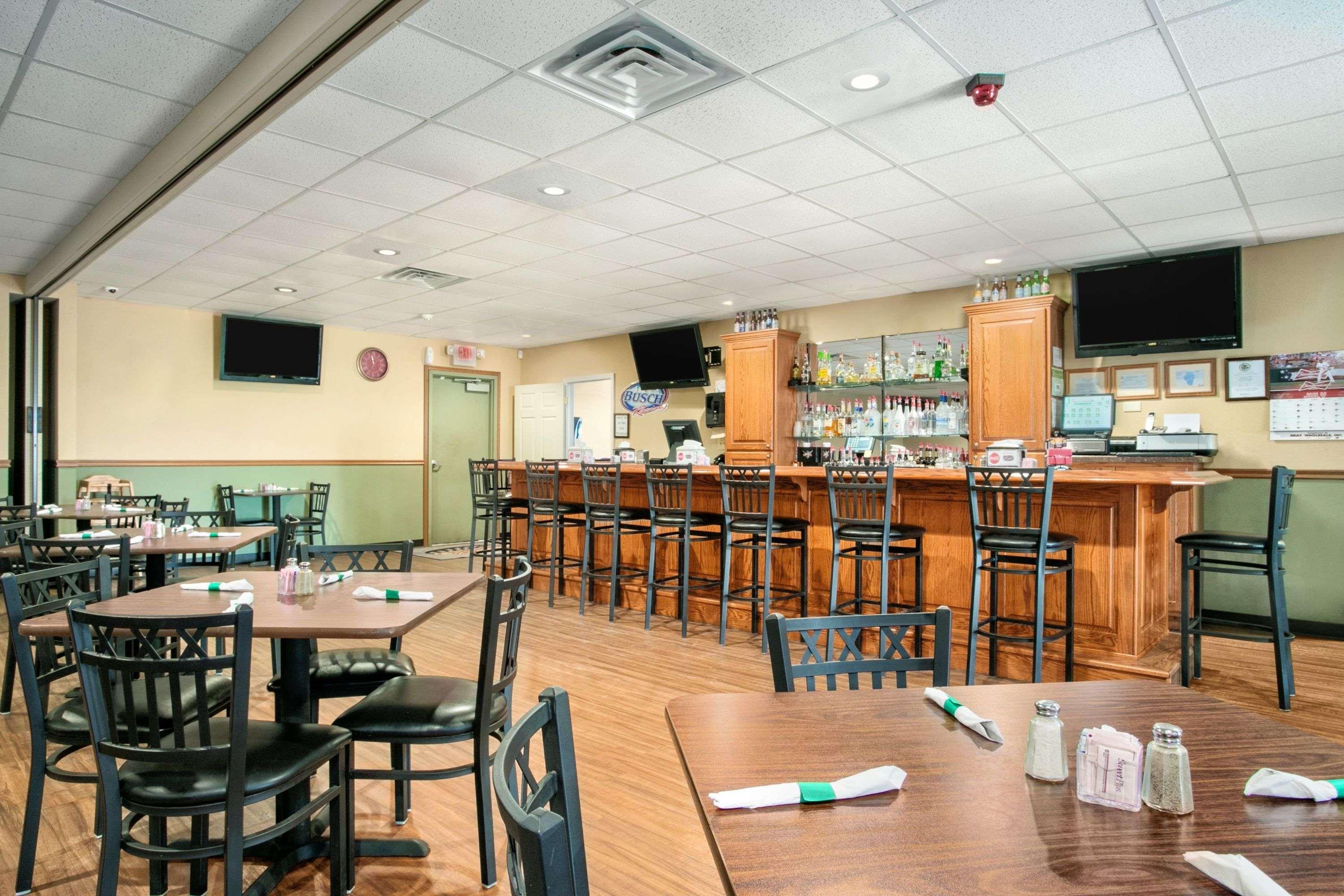 Super 8 By Wyndham Grayville Luaran gambar